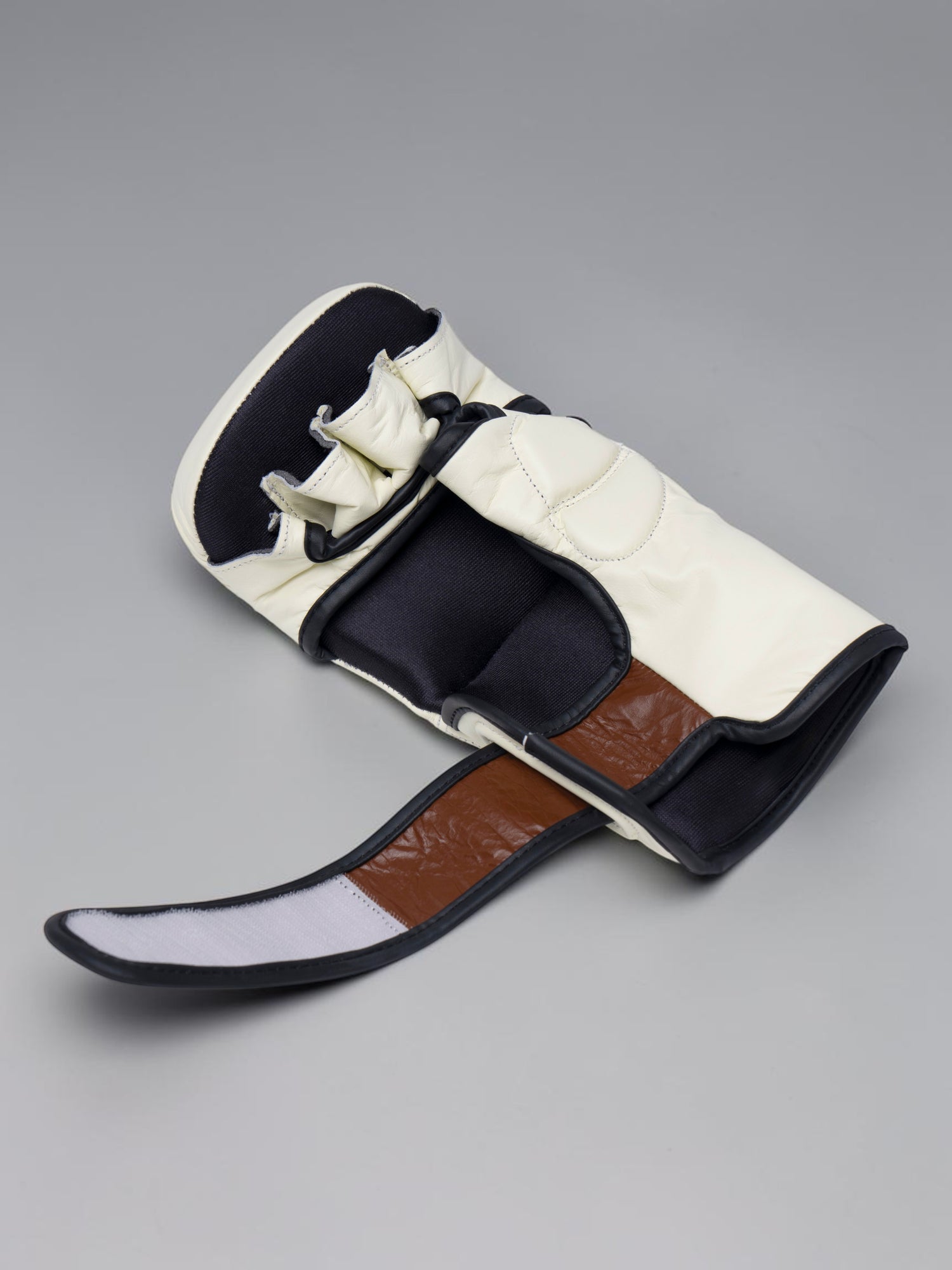 APEX5 Hybrid MMA Gloves - Saddle