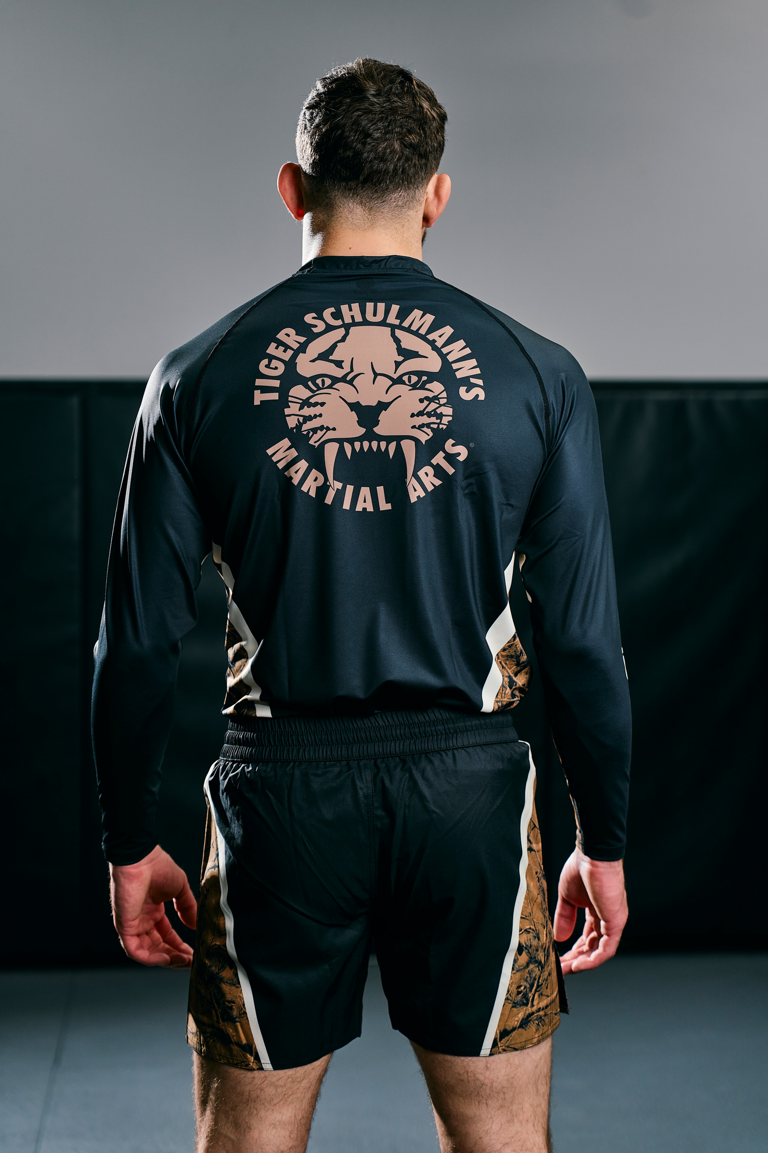 Saddle Long Sleeve Rashguard - Black