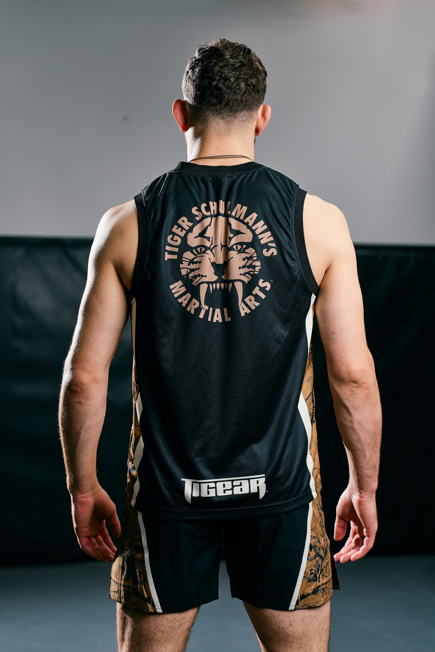 Saddle Training Tank - Black